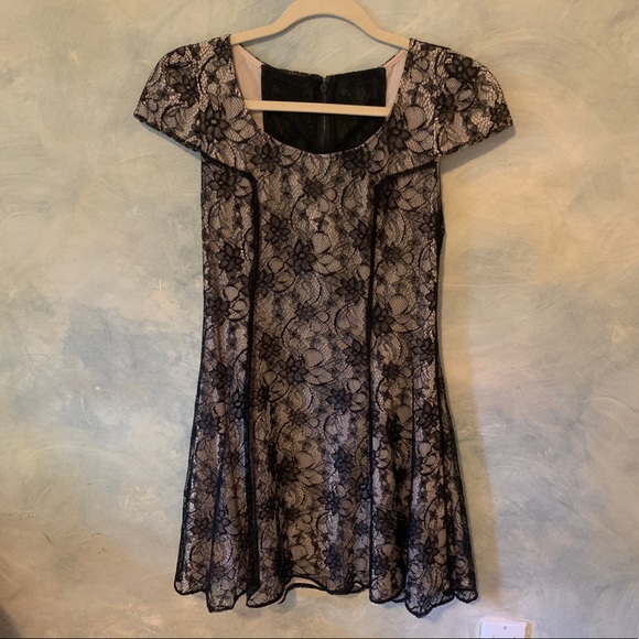 Alice + Olivia Floral Lace Dress - Picture 2 of 11